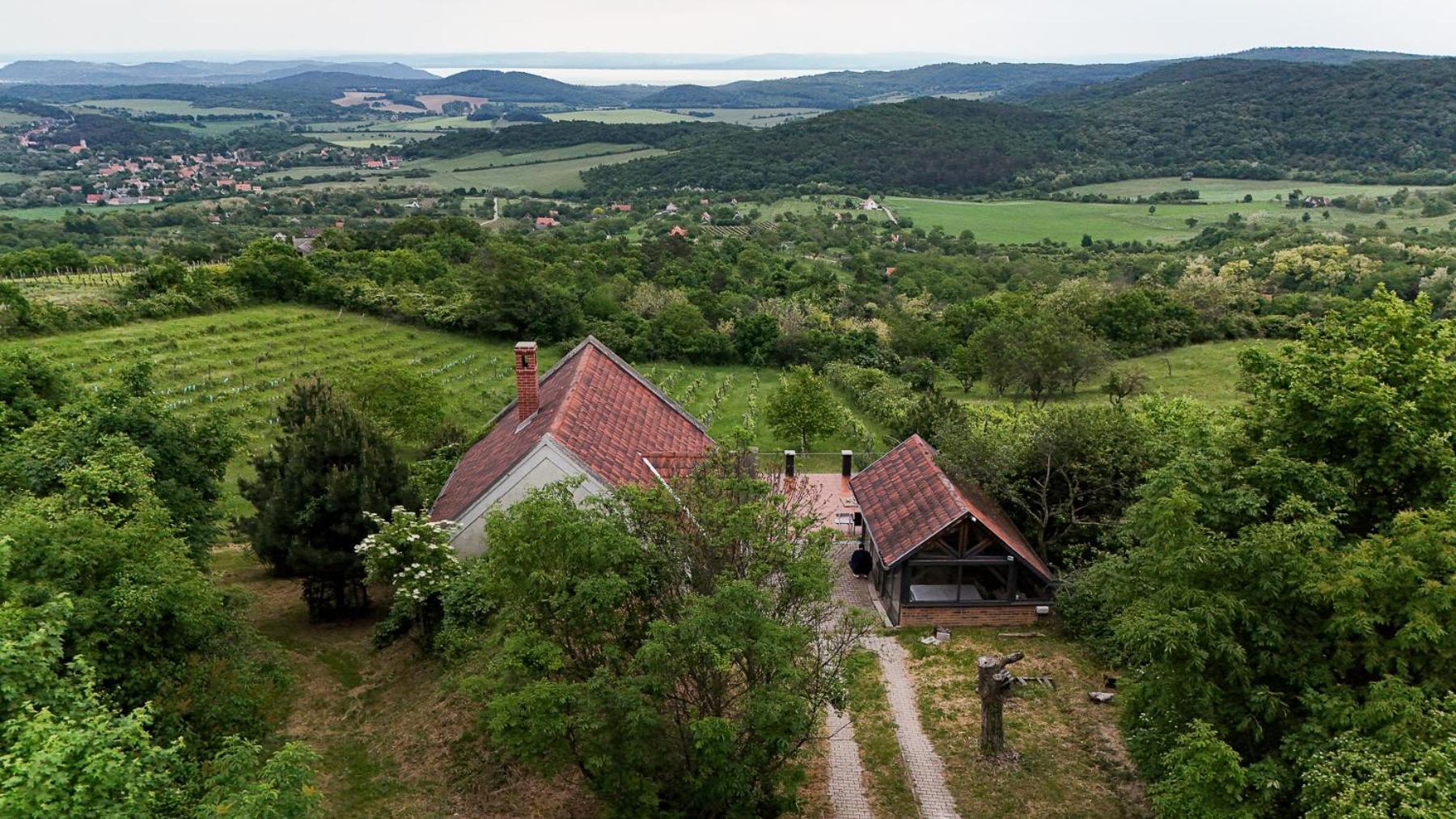 Borospince Vendégház Pécsely Exterior foto