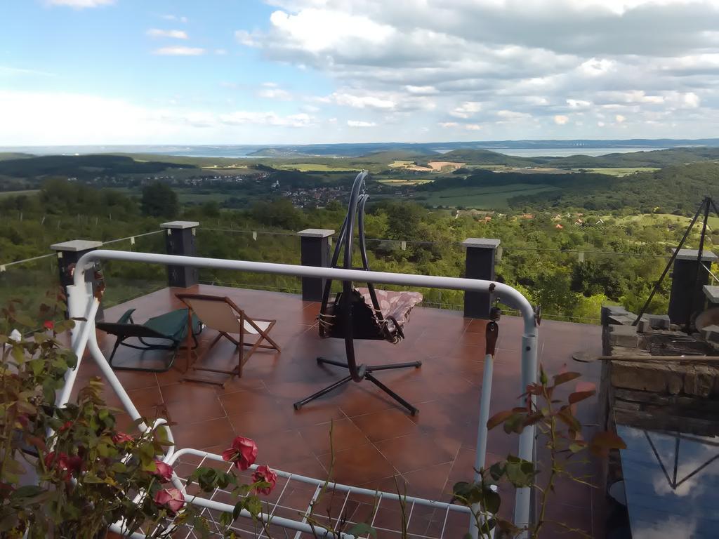 Borospince Vendégház Pécsely Exterior foto